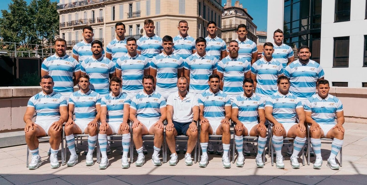 El plantel argentino posando en la tradicional imagen de equipo.