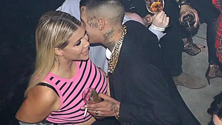 Wanda Nara acompañó a L-Gante a una fiesta: mimos, abrazos y miradas cómplices