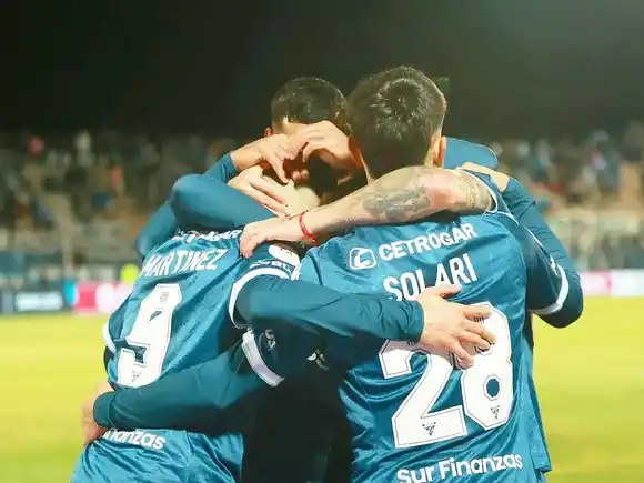 Racing buscará comenzar su camino con un triunfo frente a Barracas