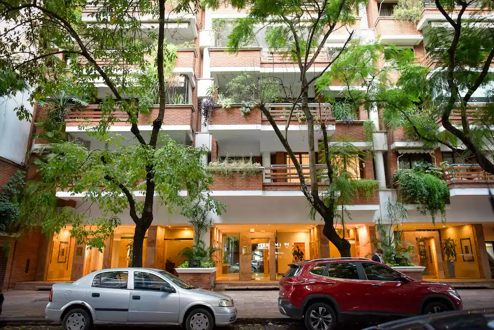 Comenzó a declarar una de las jubiladas que le financió el departamento de Caballito a Adorni