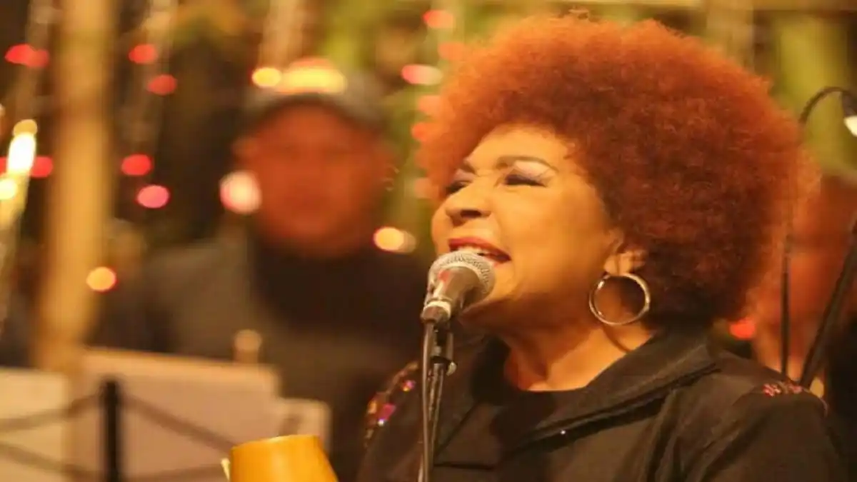 TRINA MEDINA lanza su página web oficial: la sonera venezolana invita a navegar a través de su música