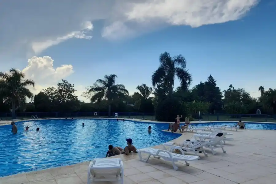 Temporada de verano en Rafaela: ¿qué ofrece ATILRA para los chicos y familias este verano?