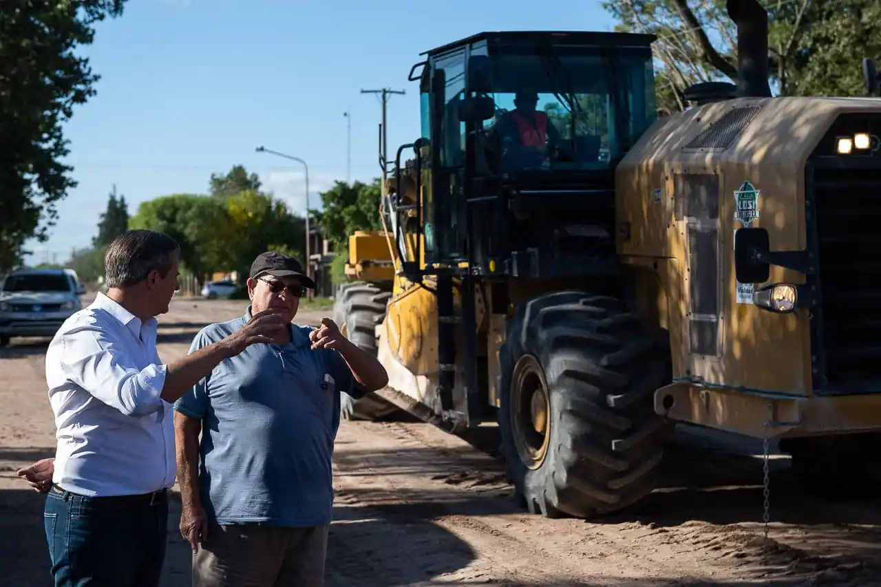 Bahl recorrió el avance de la obra integral en avenida Zanni