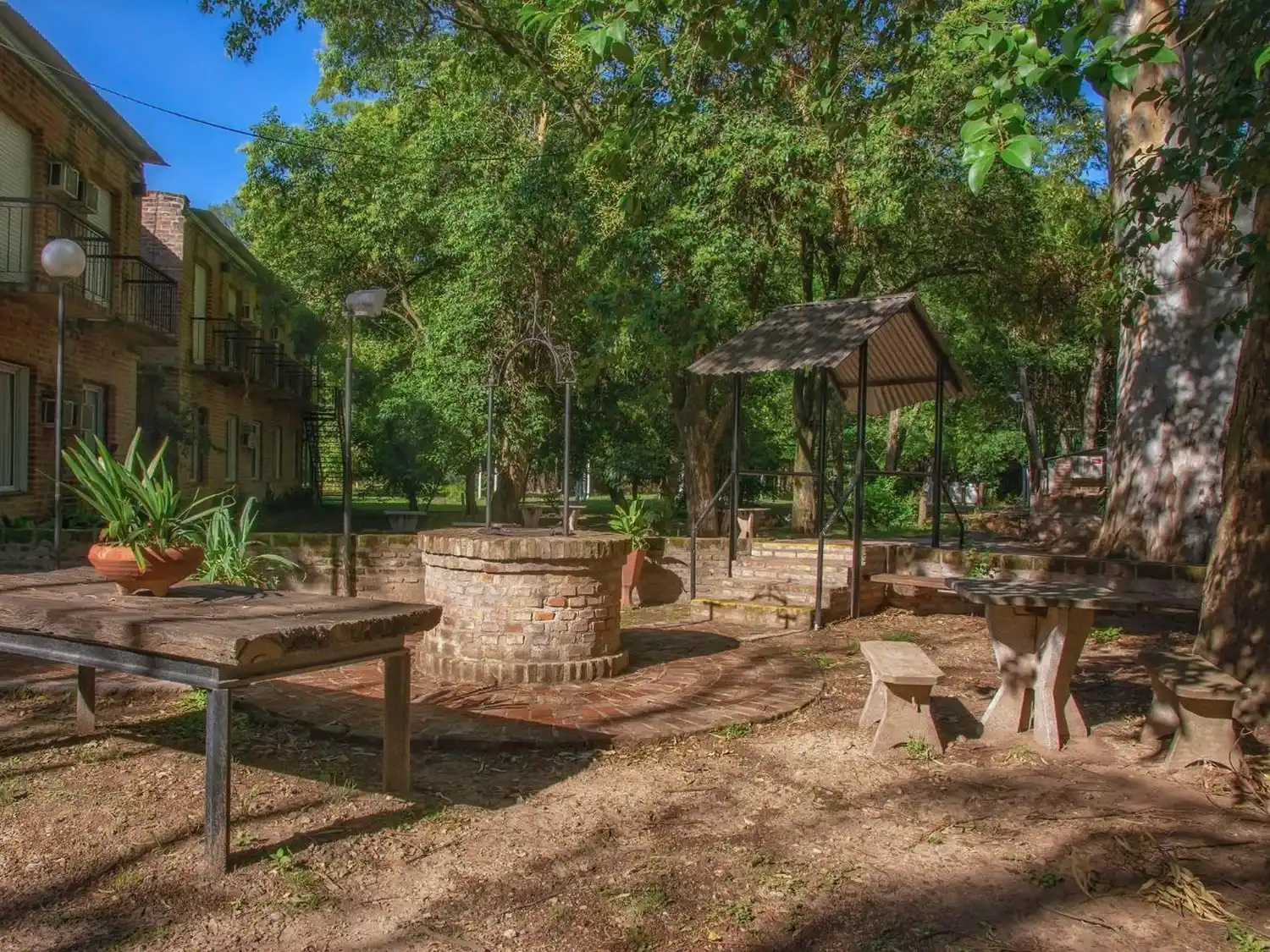 Cerraron dos históricos hoteles de la provincia