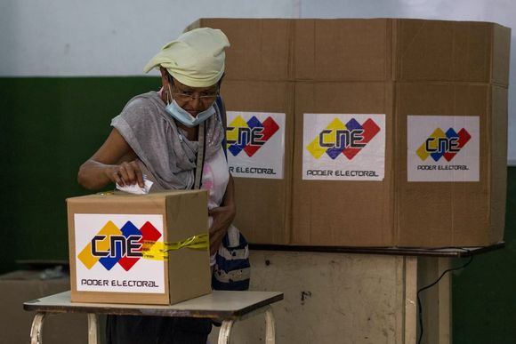 EN CAMPAÑA ELECTORAL: CNE investigará a VTV y Globovisión por desequilibrio informativo