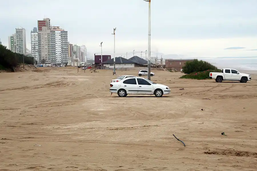 Turistas sufrieron el robo de objetos del interior del auto
