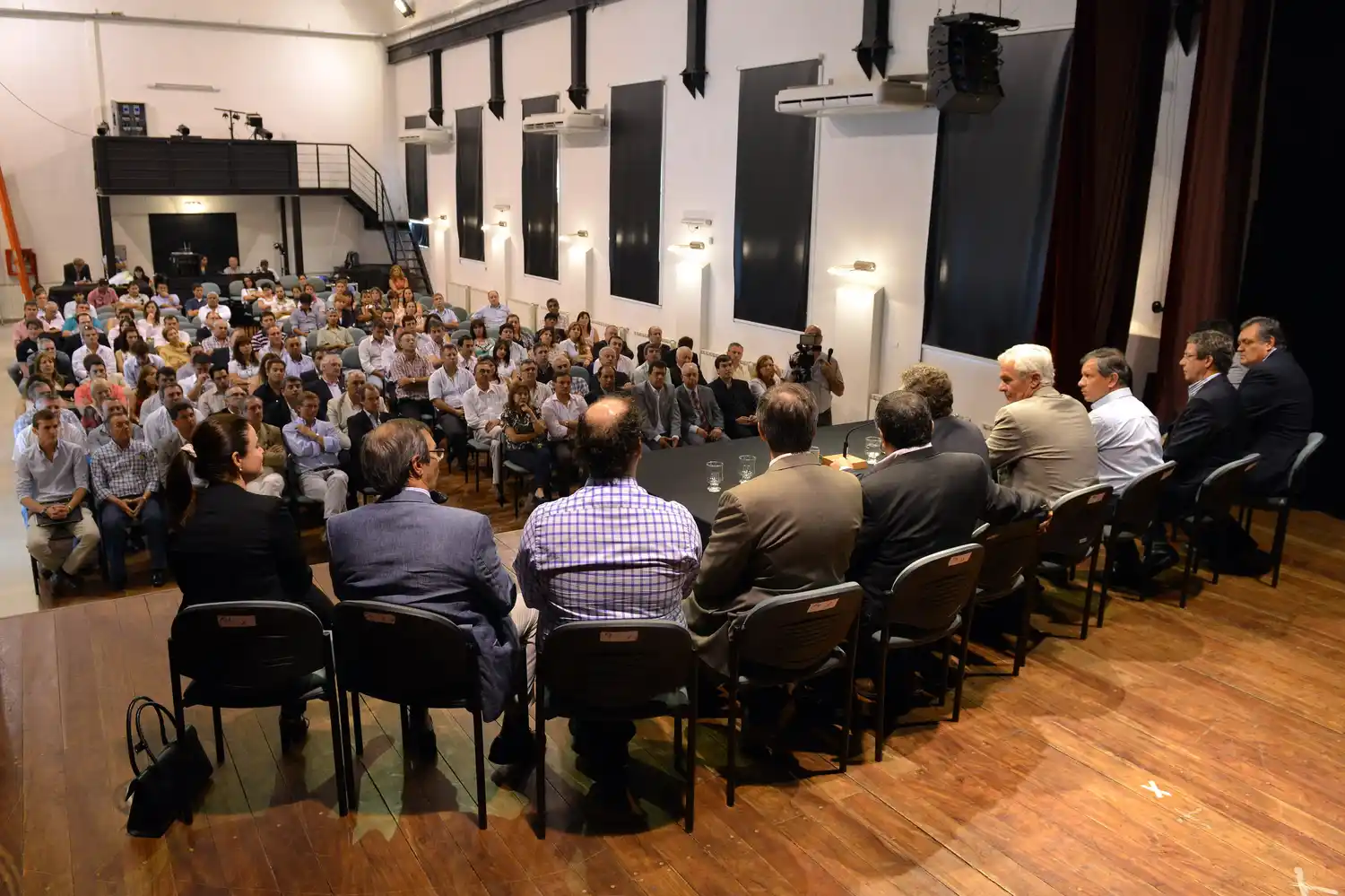 El gobernador definió las prioridades para la temporada 2014 en la provincia