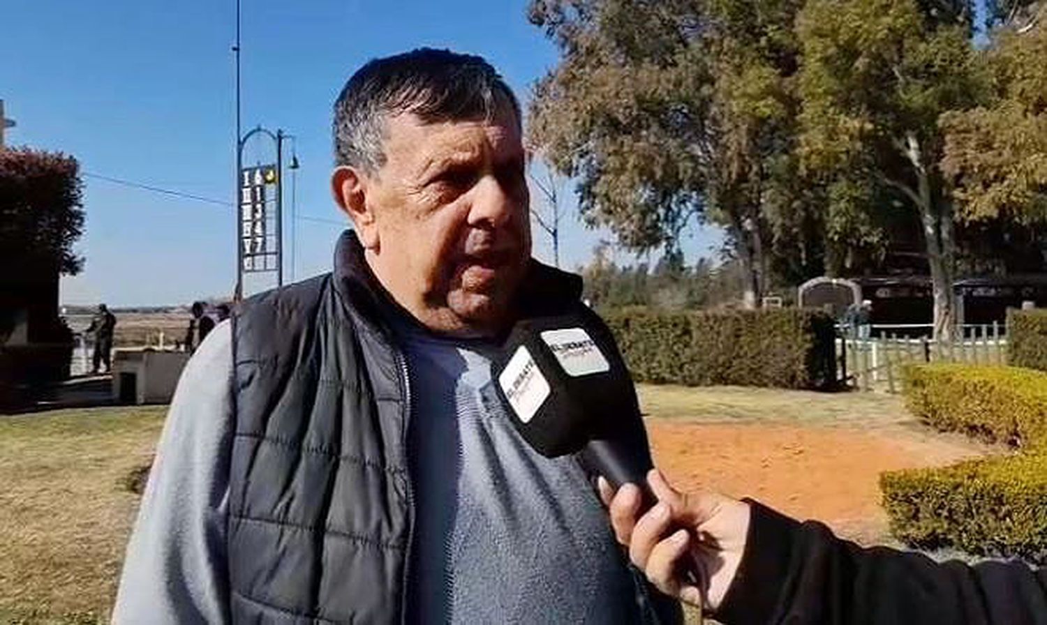 Roberto González.