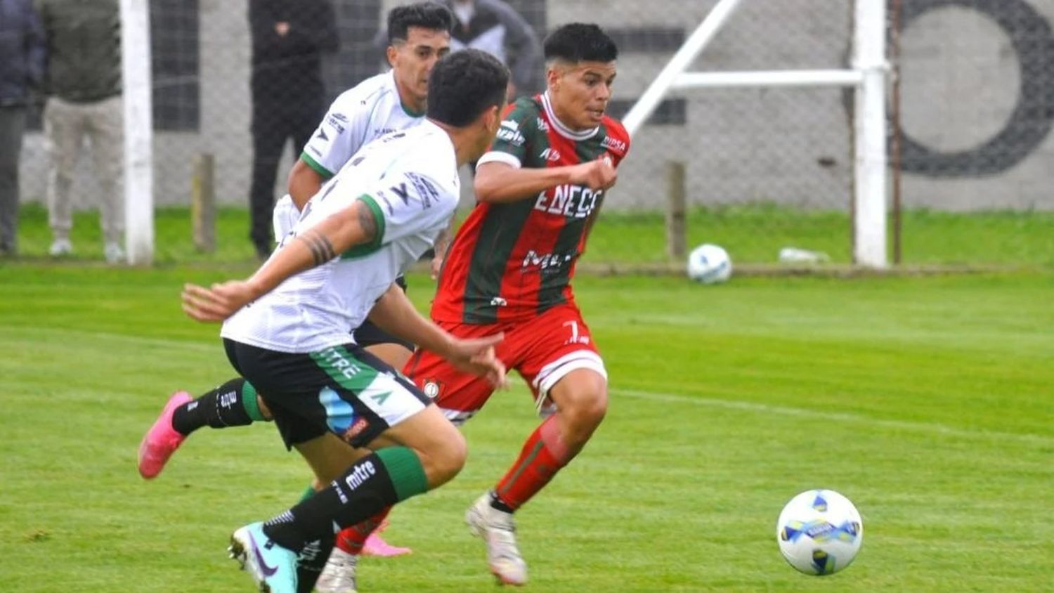 Círculo Deportivo trepó a la punta