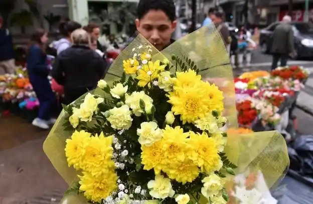 Las chicas, quieren jugar a ser Floricienta. Y los pibes ocupan el lugar de Federico Fritzenwalde en la comedia.