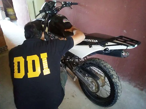 En dos allanamientos simultáneos secuestraron una moto robada