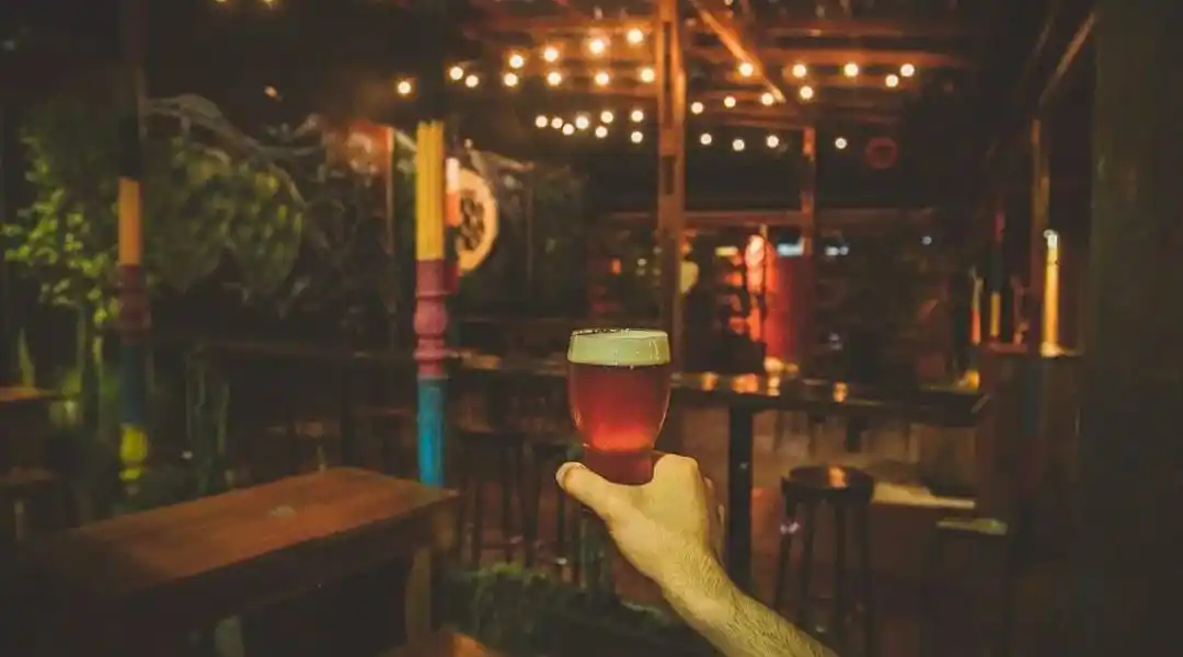 En plena temporada, cierra un famoso bar de la Costanera