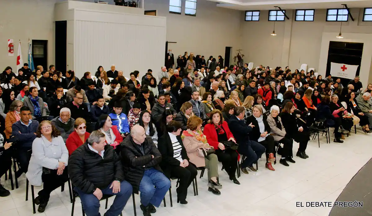 Se realizó el acto de colación de la Cruz Roja Gualeguay