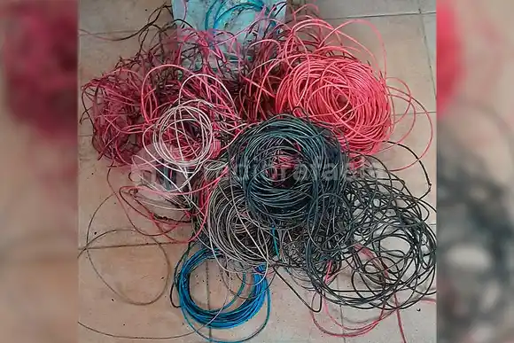 Los atraparon justo intentando quemar cables que habrían sido robados