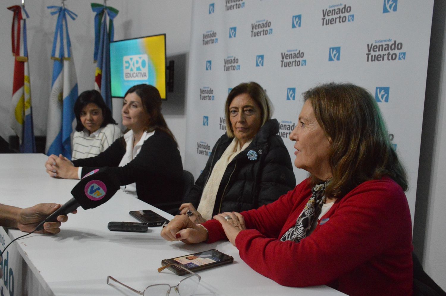 Conferencia de prensa para anunciar el evento con la presencia de Pouillastrou, Pelosso, Río y Caporaletti.