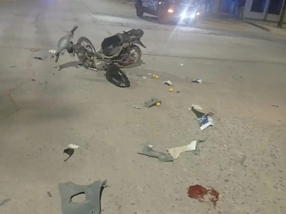 Tres menores resultaron heridas tras chocar una moto y un auto