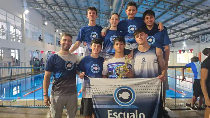 Más medallas para Escualo