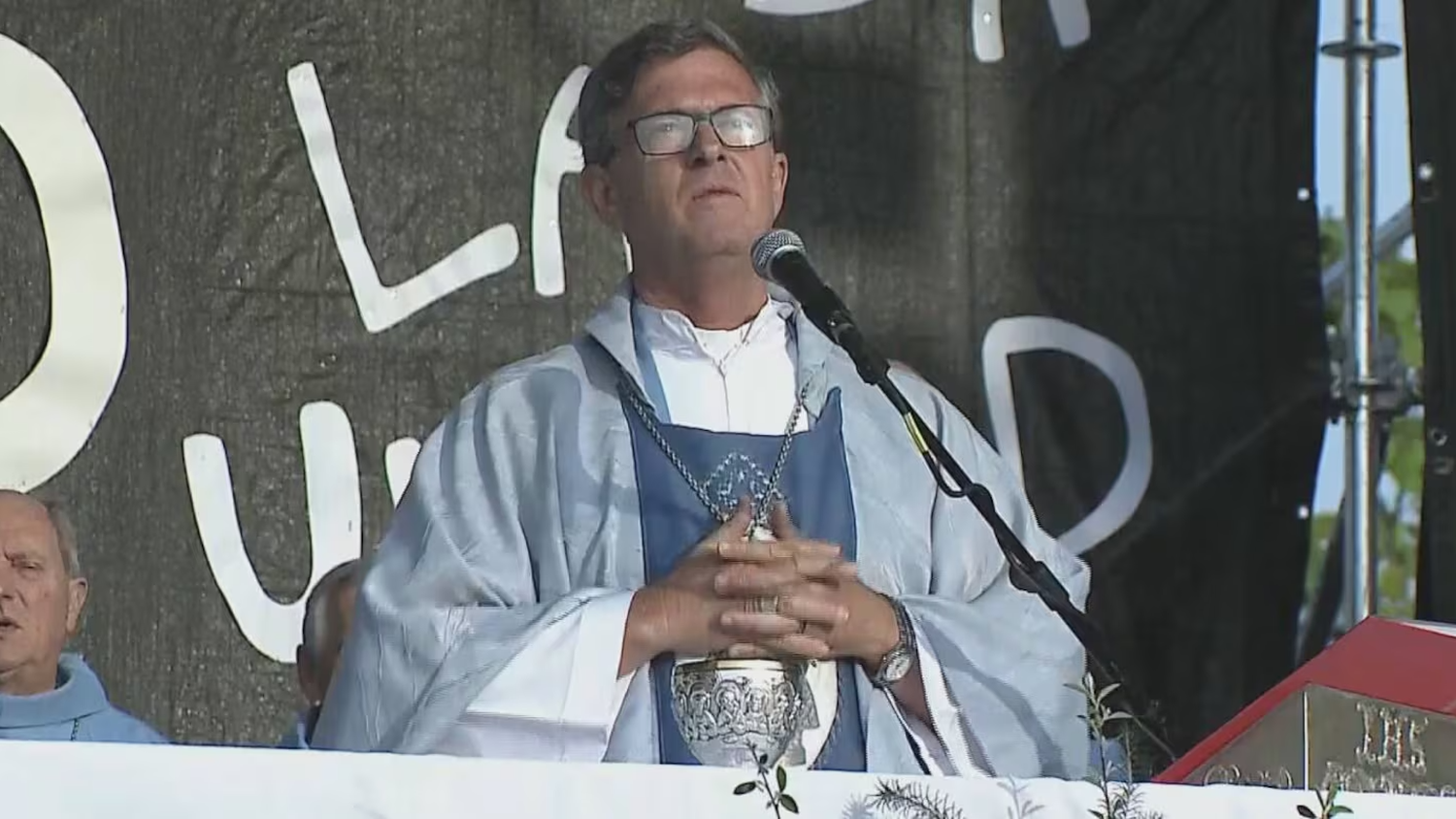"El jubilado no está retirado de la vida": el fuerte mensaje de la Iglesia al Gobierno en pleno Viernes Santo