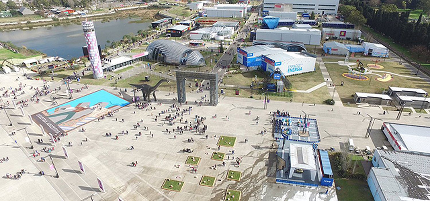 Protesta de estudiantes por el "vaciamiento" de contenidos en Tecnópolis
