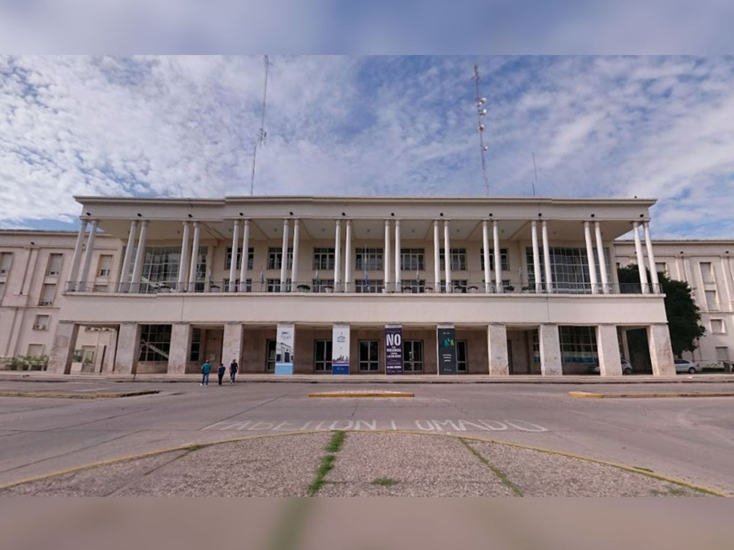 La UNC anunció que no cobrará un arancel a estudiantes extranjeros.