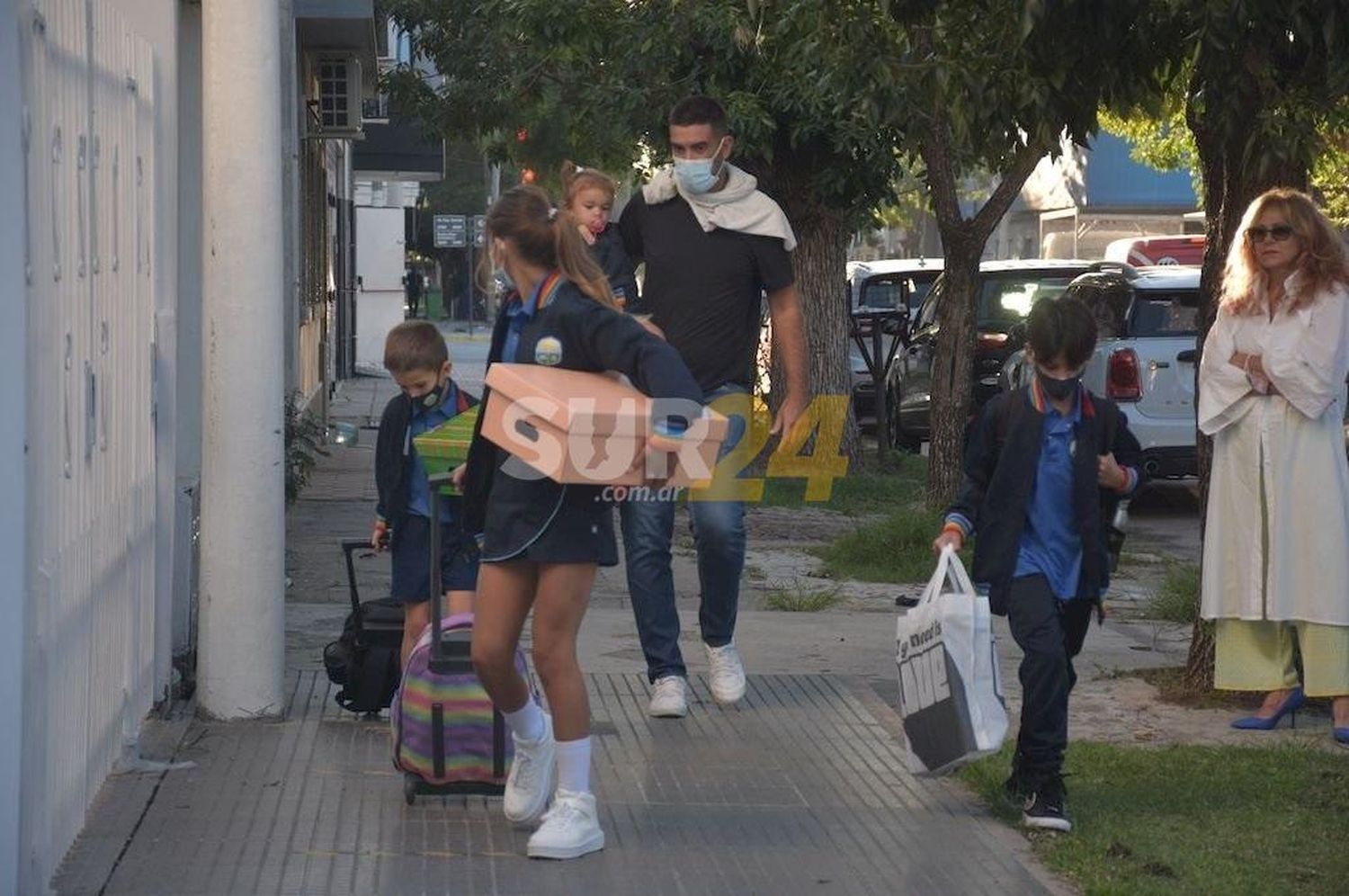 El ciclo lectivo arrancó en Santa Fe otra vez con las escuelas públicas cerradas