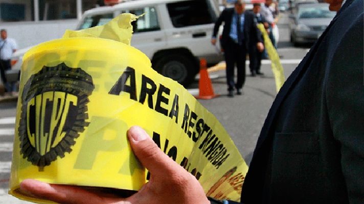CON ARMAS LARGAS: delincuentes atacaron con granadas estación de policía en El Cementerio (+video)