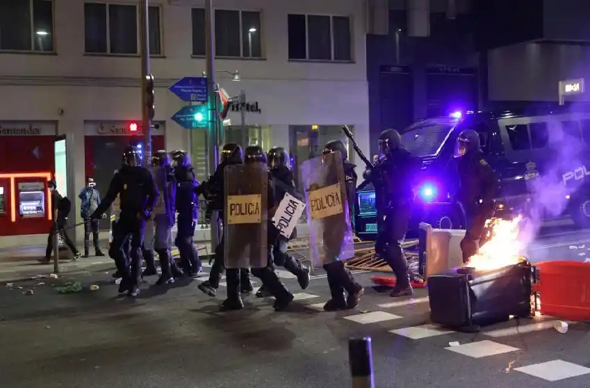 Noche violenta en Madrid: 33 detenidos y 12 heridos en la segunda noche de disturbios