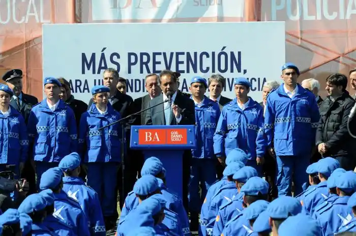 Scioli encabezó egreso de la Policía Local en Tandil