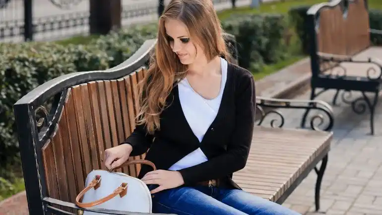 Siete alimentos saludables para llevar en la cartera y calmar el hambre