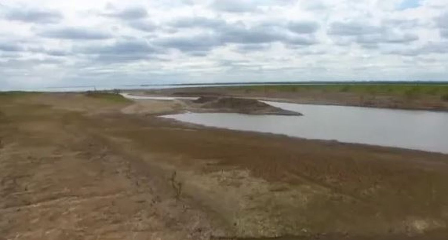 Por la bajante del río Paraná, una ciudad entrerriana está a punto de quedarse sin agua