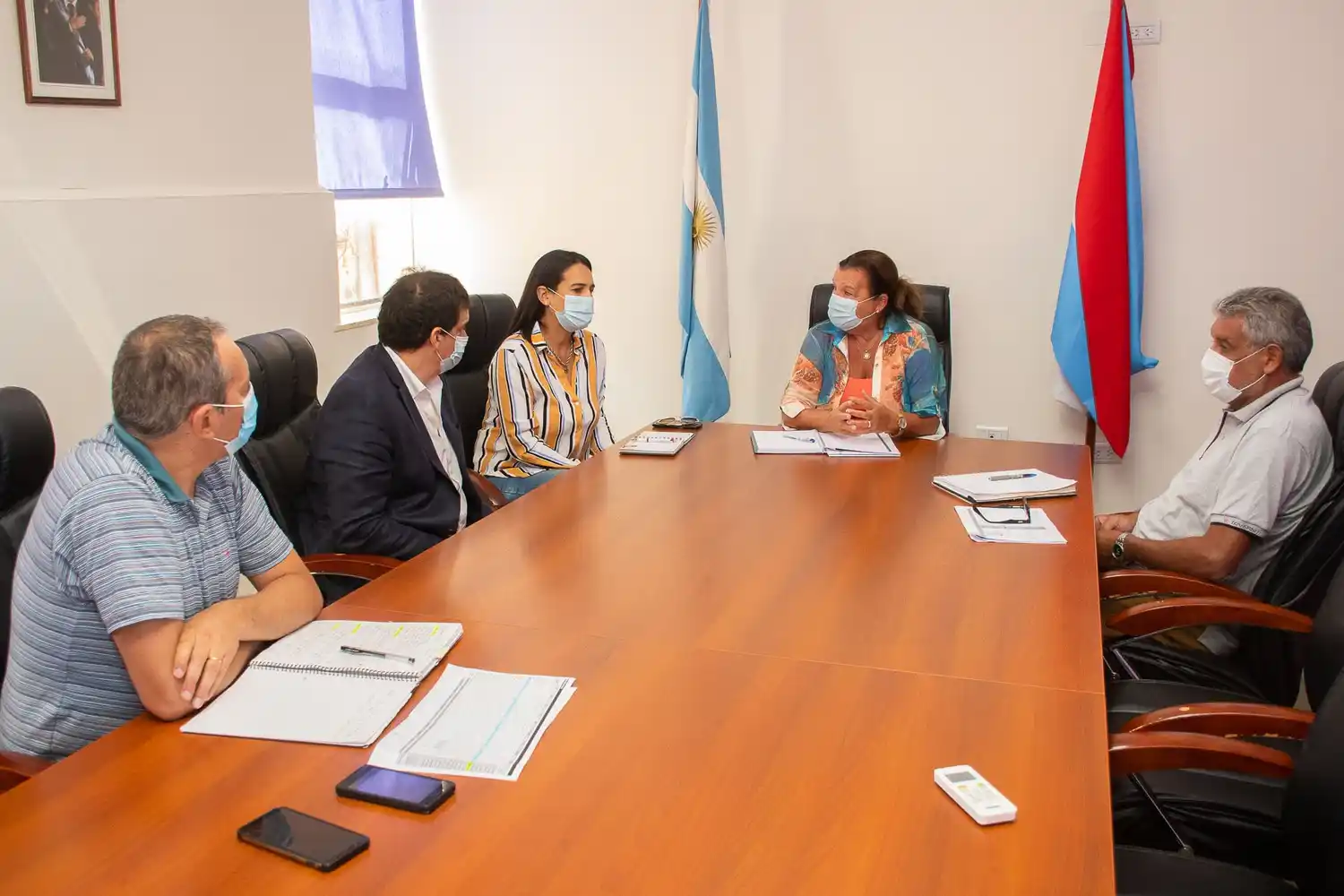 Coordinan mejoras viales para el departamento Nogoyá