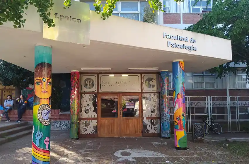 Se realizó hoy la jornada en el galpón de ADUM junto a la participación de numerosos profesionales del ámbito.