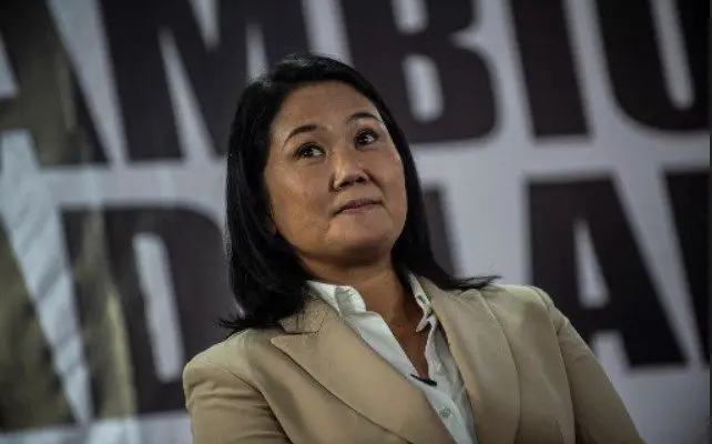 Keiko Fujimori le pidió a Bayly que respetara a su padre. Foto AFP