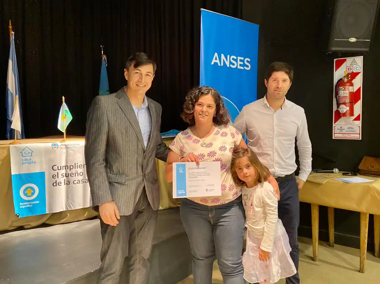 Otras 51 familias de Tandil recibieron créditos del Procrear para construir en un lote propio