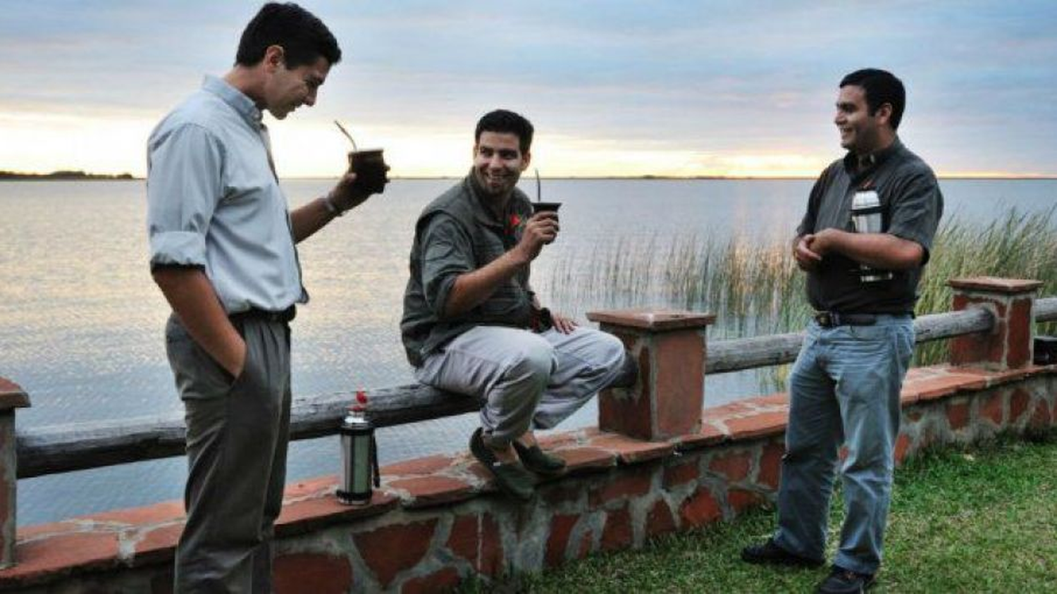 mates con amigos