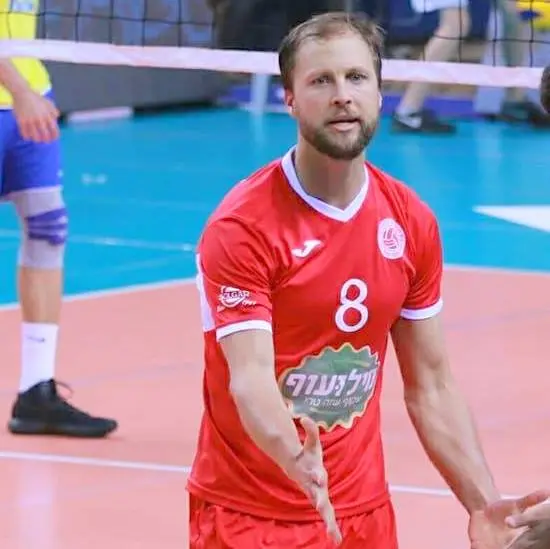 Jacobsen, a un paso de otra final en el voley de Israel