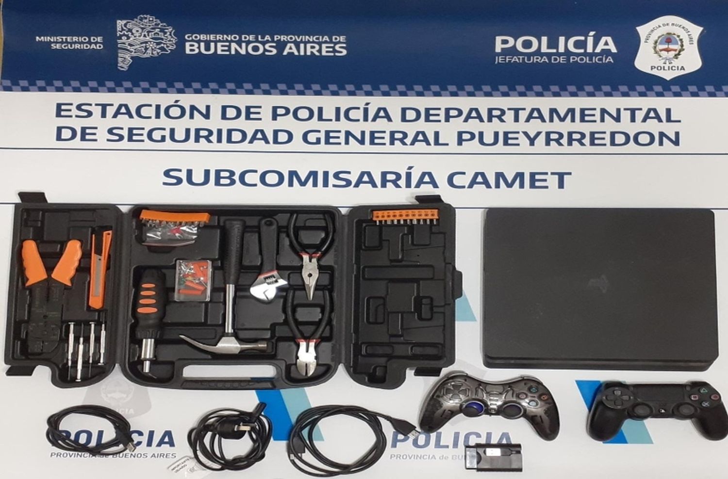 "Los pibes play": entraron a una casa y se robaron una consola de video juegos y el joystick