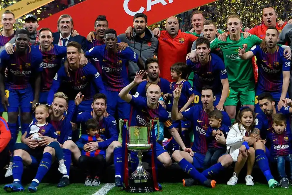 Barcelona se consagró aplastando a Sevilla