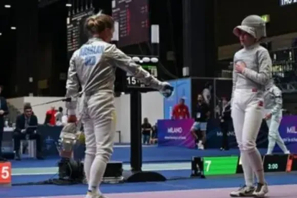 Descalifican a una sablista por no saludar a su rival rusa en el Mundial de Esgrima