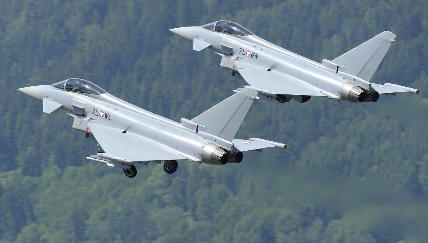 Austria to upgrade its Eurofighter and shows interest in the Leonardo M-346