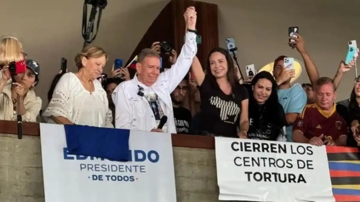 Edmundo González: la presión de los jóvenes fue el estímulo que permitió que se realizara el acto en la UCV