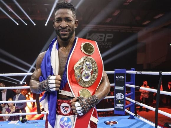 William Scull, el cubano que formó su carrera profesional en Argentina y será rival de "Canelo" Álvarez en Riad