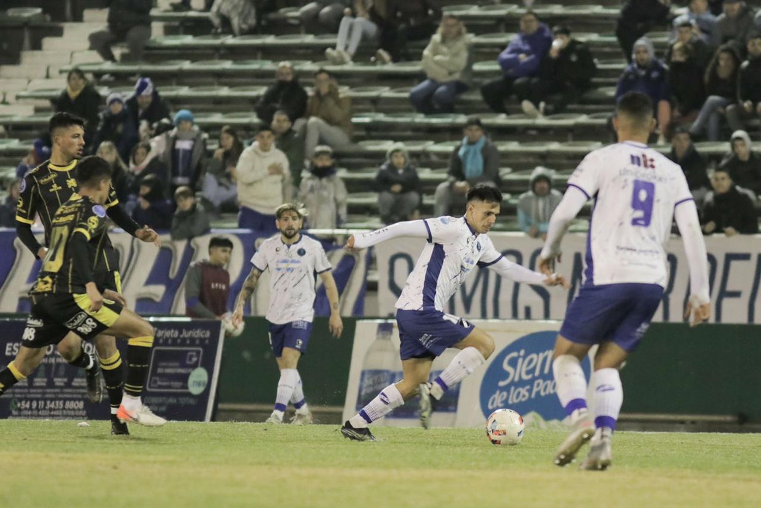 Alvarado rescató un empate frente a Flandria