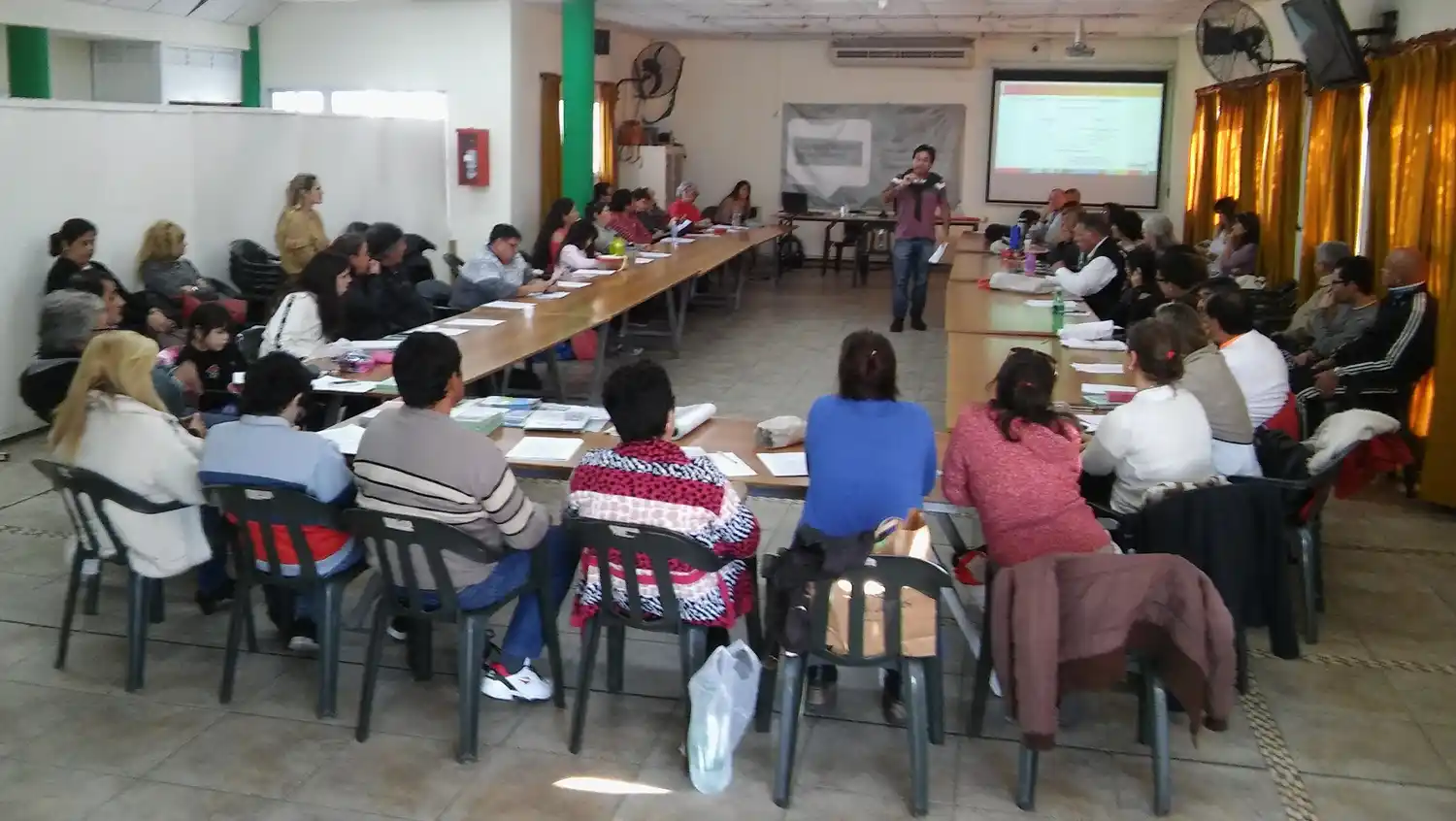 Primer encuentro anual de trabajadores de residencias de adultos mayores