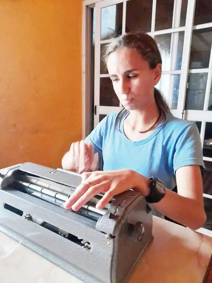 Joven no vidente presentó un innovador emprendimiento