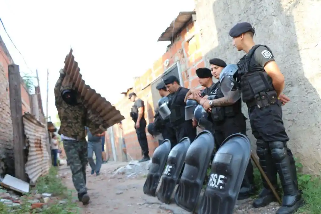 Provincia ya derribó más de 50 puestos de venta de droga