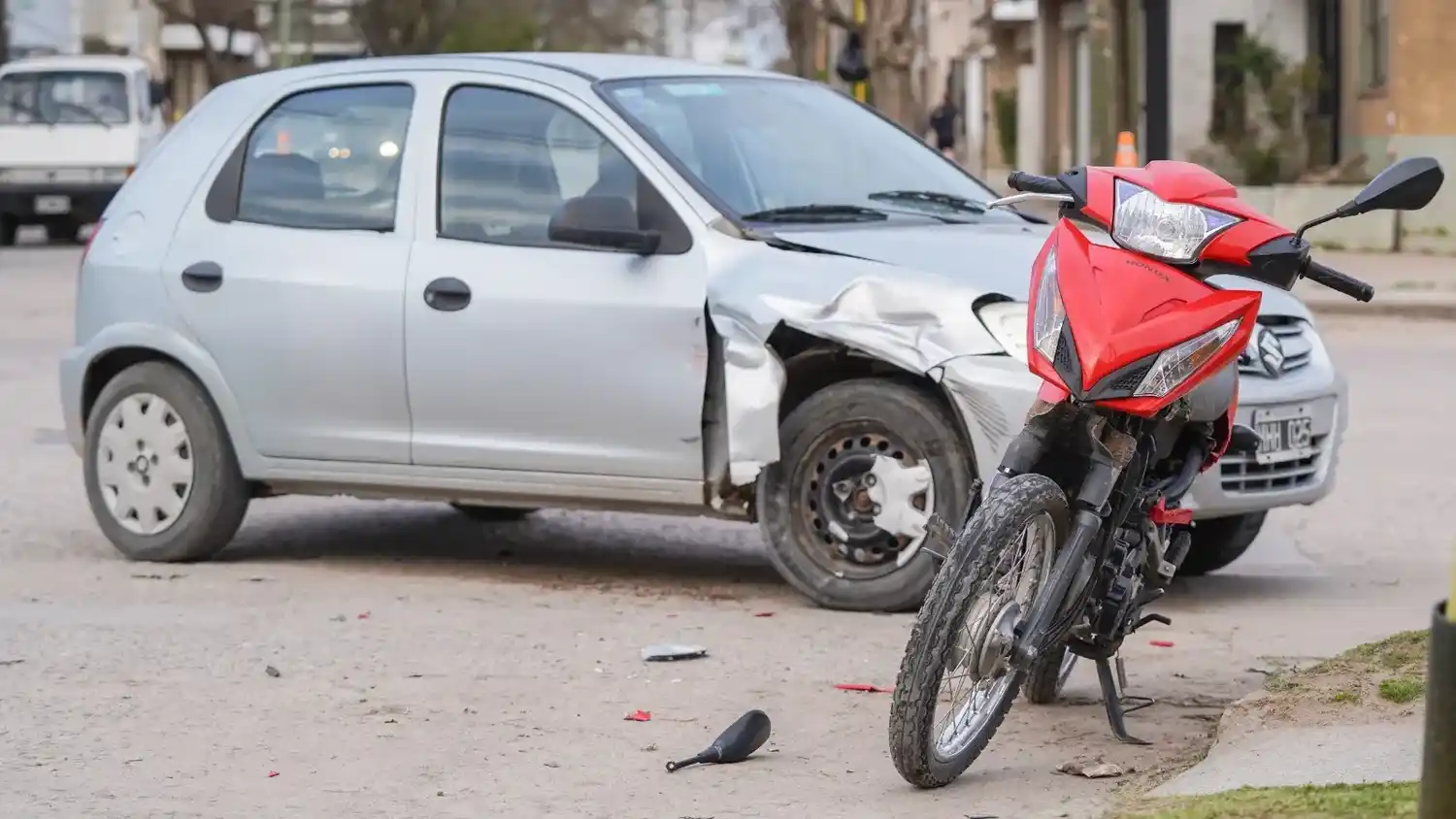 Accidente en la avenida 75 con un motociclista herido
