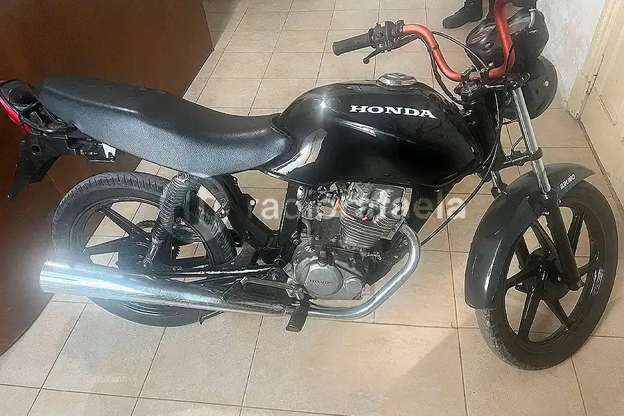 Y va de nuevo… Atraparon otra vez a Emanuel K. con otra moto robada
