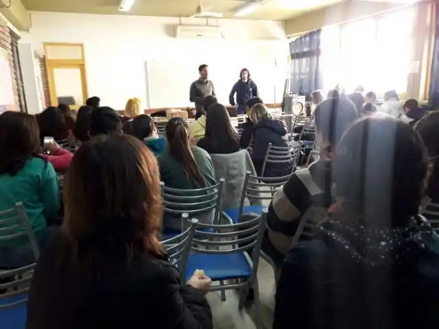 Juventud de Provincia y Departamental se reunieron con directivos y estudiantes