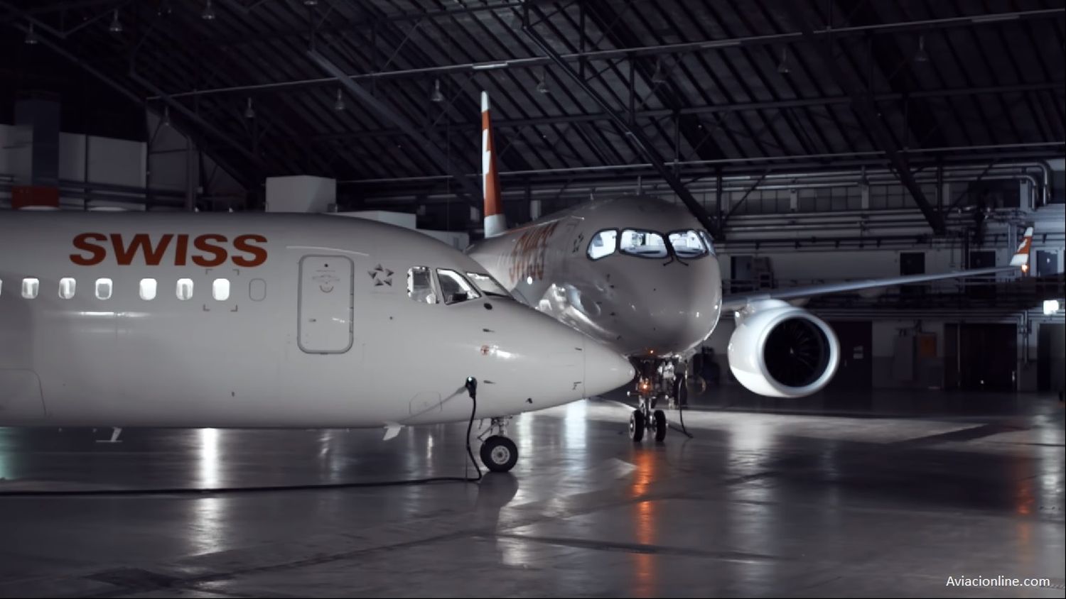 [Video] SWISS filma una «conversación» entre un Avro RJ y un Bombardier CSeries